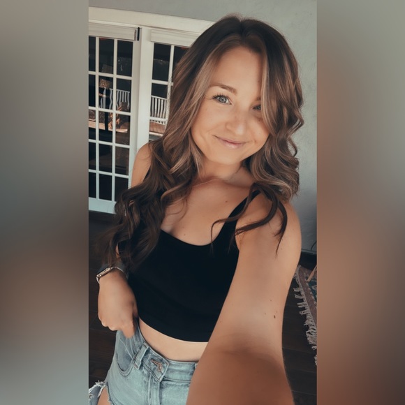 Meet the Posher Other - Meet your Posher, Holly